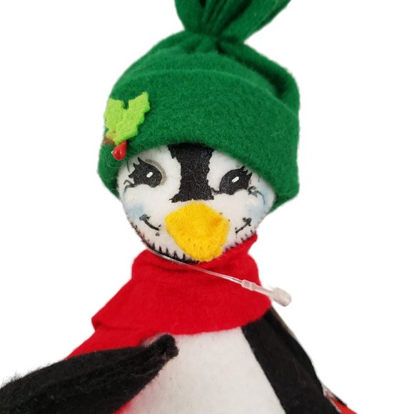 Annalee Doll Icicle Penguin With Wreath 2010 75th Anniversary Edition NWT - Picture 4 of 7